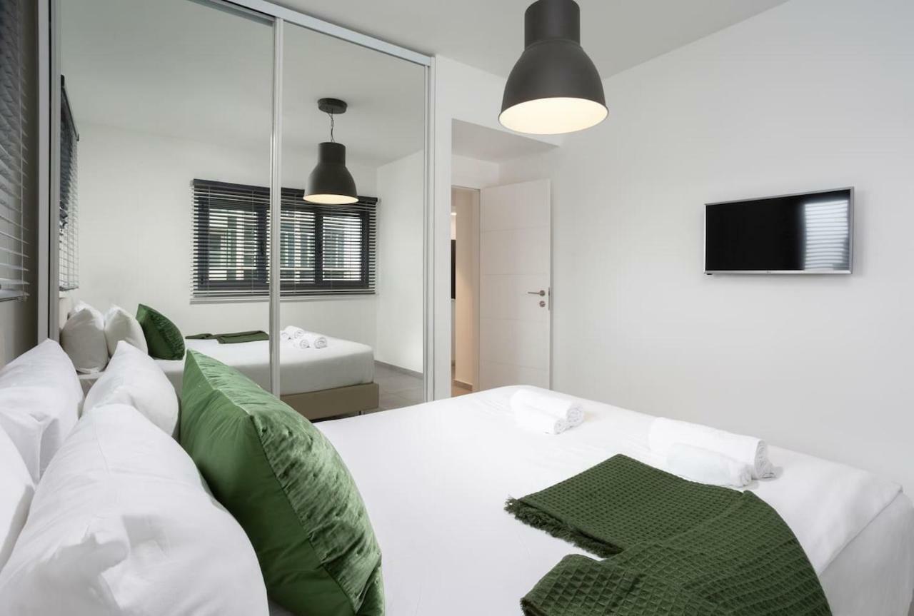 Spacious 3Br Penthouse With Jacuzzi On Rosthchild By Holyguest Tel Aviv Exterior foto